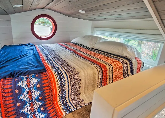 Waterfront Tiny House With Private Dock And Patio!