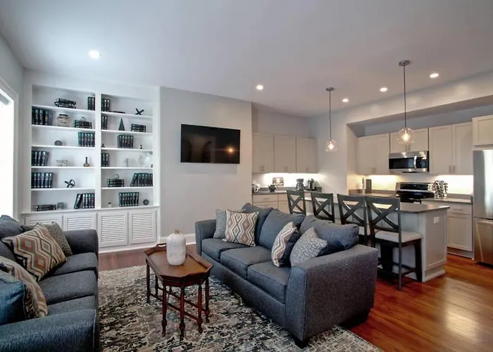 Newly Renovated 4 Bed 3 Bath And 2 Parking Spots